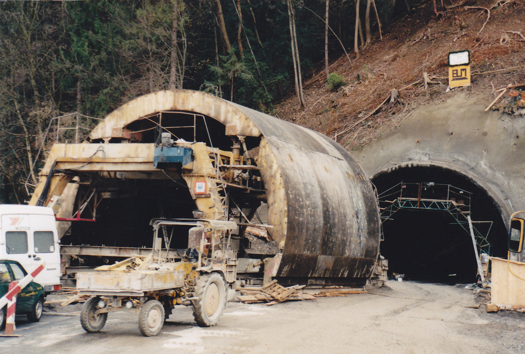 Tunnel_0011_jpg-1300115054