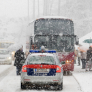 Reisebus ins Schleudern geraten