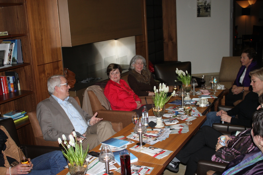 Frauen Stammtisch Seehotel 17-03-2011 _8__jpg-1300553414