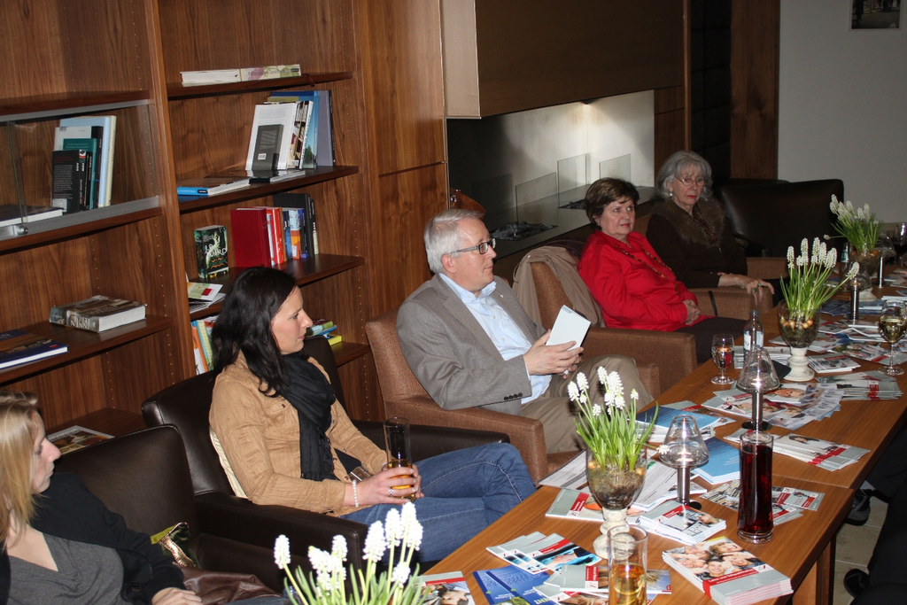 Frauen Stammtisch Seehotel 17-03-2011 _10__jpg-1300553448