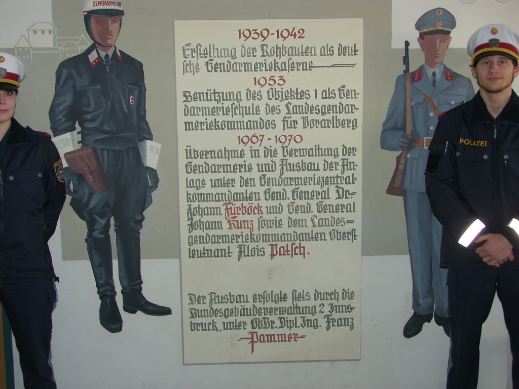 SH107047_JPG-1301030963