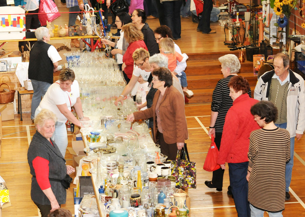 Flohmarkt Fu__ach 25_03_2011 11_jpg-1301072796