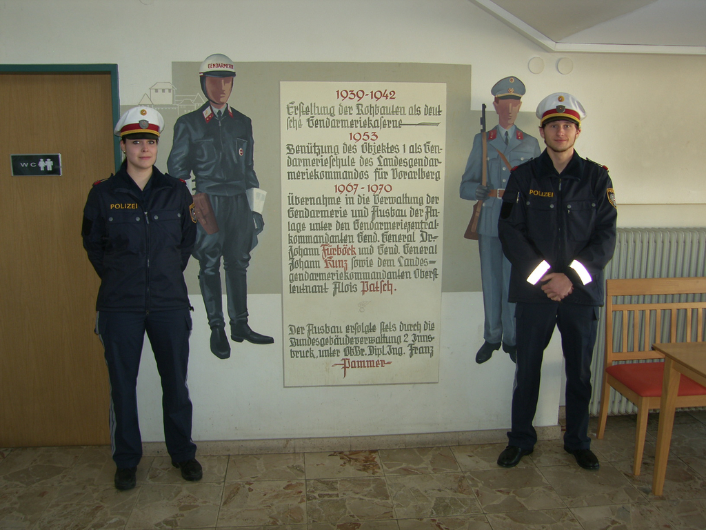 SH107045_JPG-1301124741