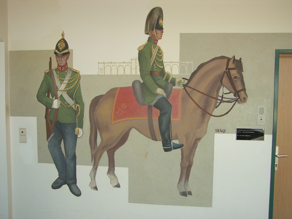 SH107051_JPG-1301124792