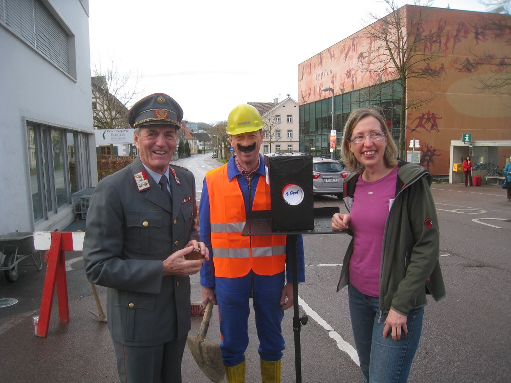 April Scherz Roter Platz 2011 _1__jpg-1301670586