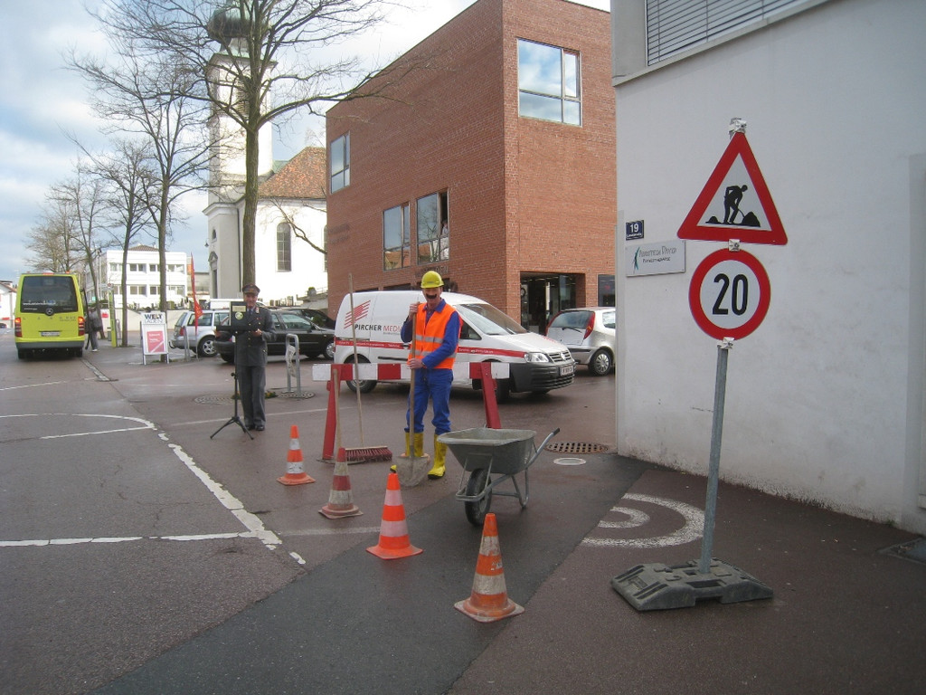 April Scherz Roter Platz 2011 _7__jpg-1301670647