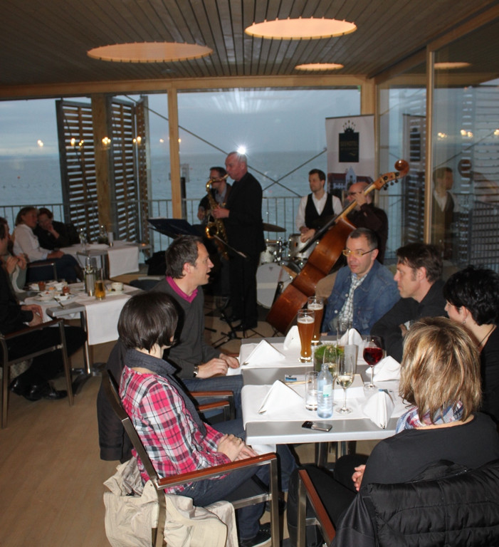 JOY Jazz _10__jpg-1301673801