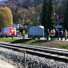 Lochau: Anhänger rollte auf Gleise