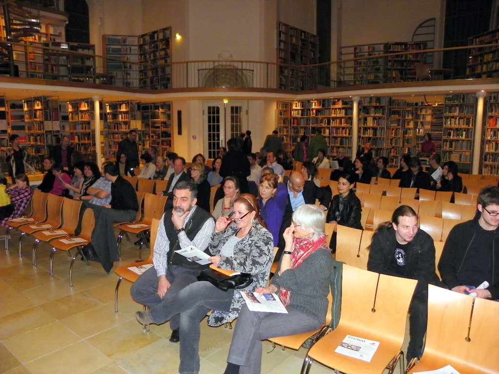 109_8263_JPG-1301778849