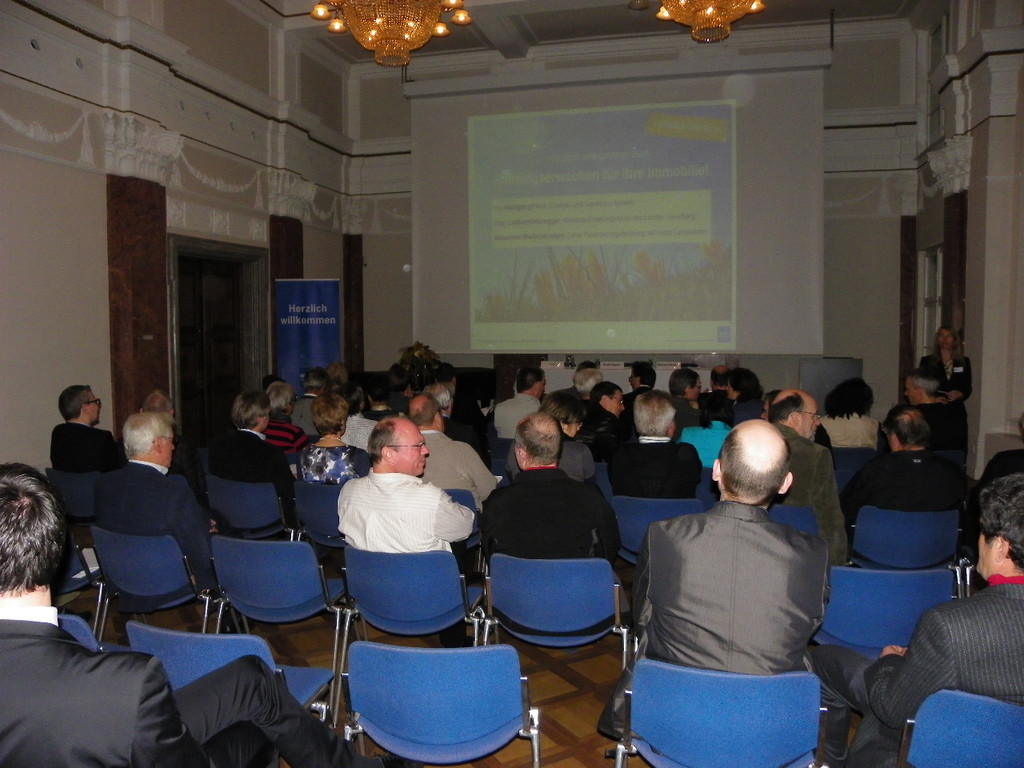 109_8953_JPG-1301782736