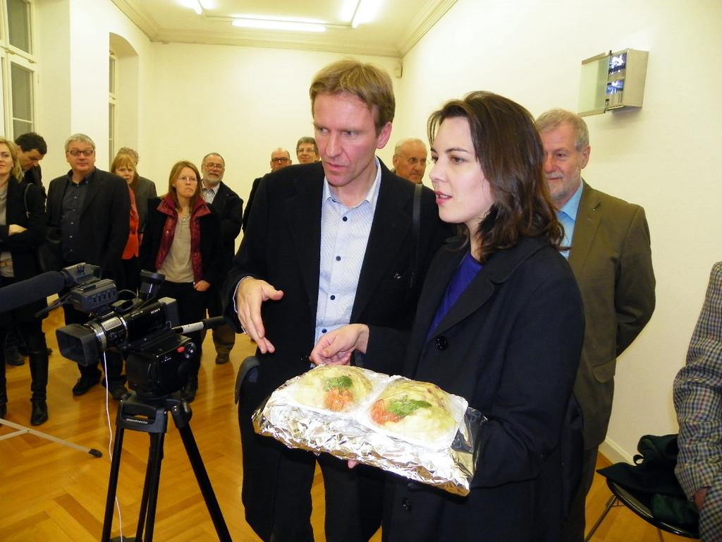 109_7085_JPG-1301784071