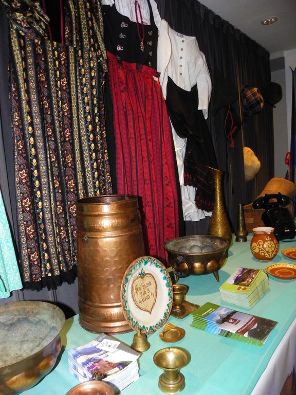 109_7941_JPG-1301785810