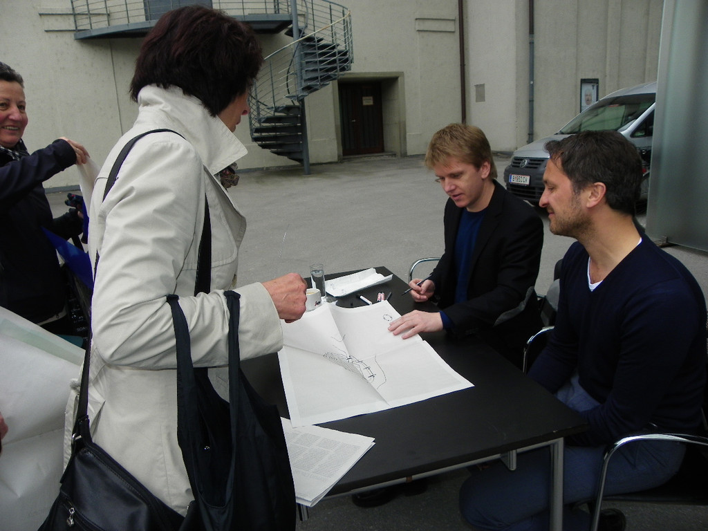 109_9513_JPG-1301787384