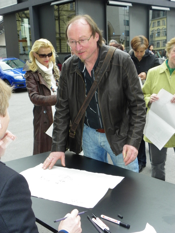 109_9507_JPG-1301787356