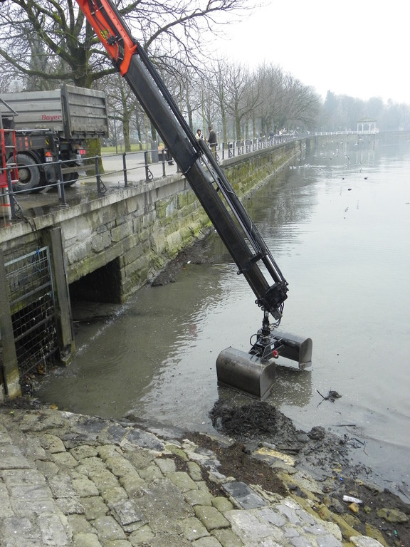 109_3829_jpg-1301855213