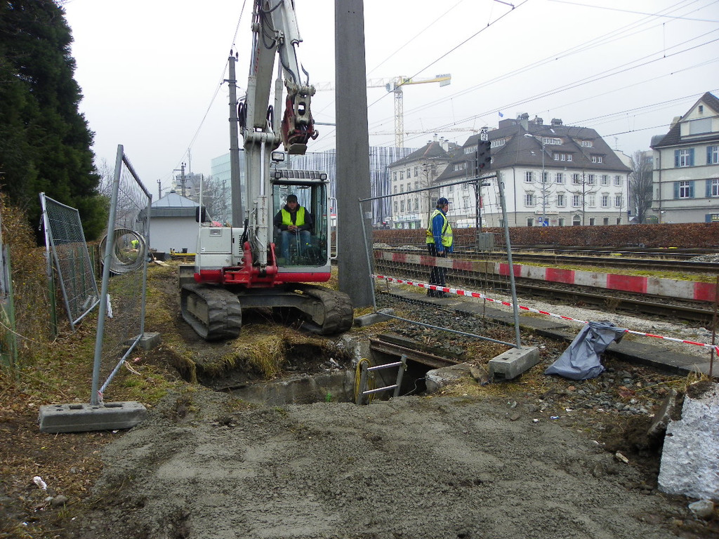 109_3811_jpg-1301856978