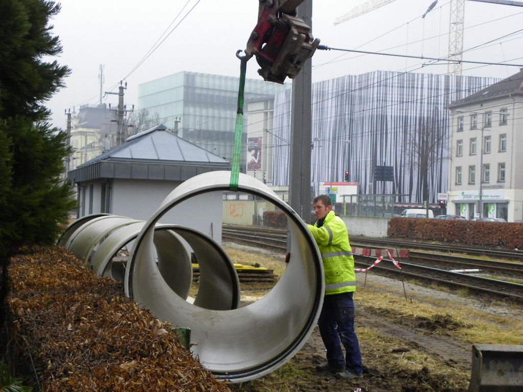 109_3820_jpg-1301857000