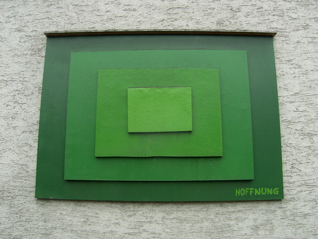 SH107109_JPG-1301897198