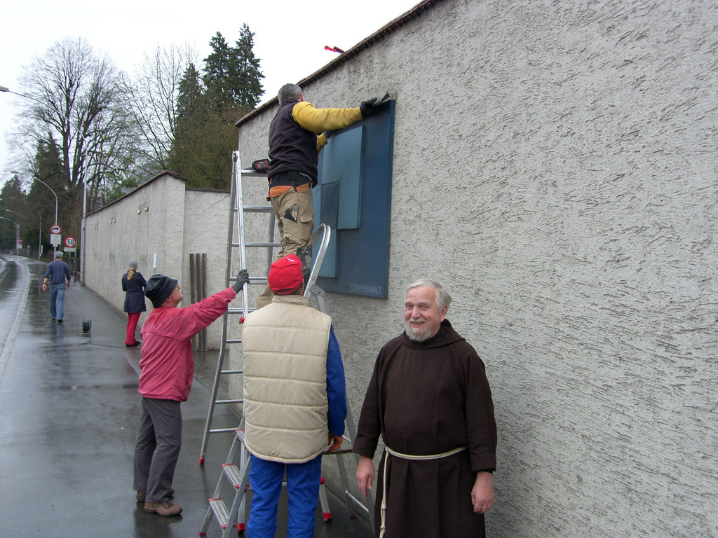 SH107114_JPG-1301897238