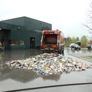 Recycling-Dosen in Brand geraten