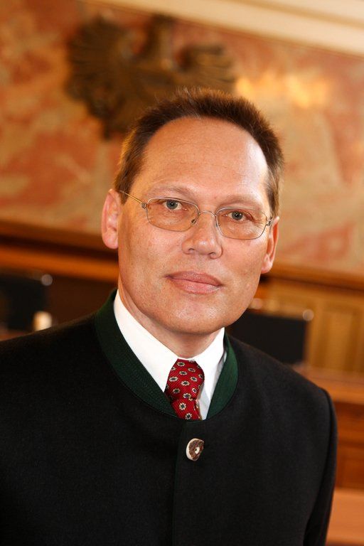 MordAdnet05041101.jpg