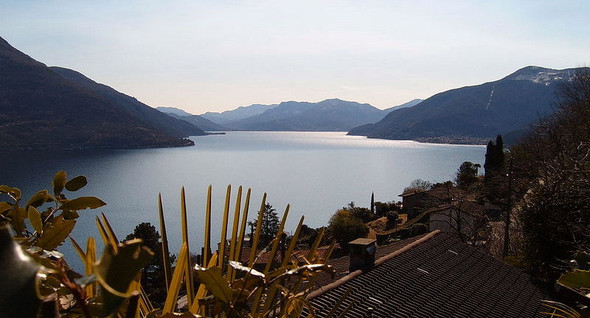 800px-Lago_Maggiore_view_jpg-1302197108