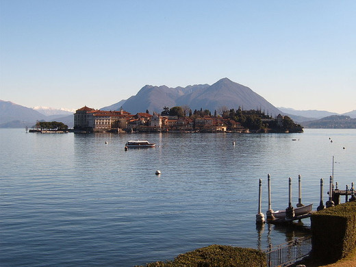 800px-Isola_Bella_2_jpg-1302197084