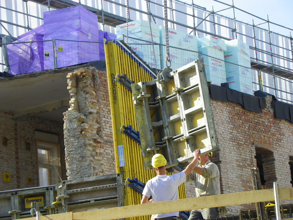 109_9071_JPG-1302216373