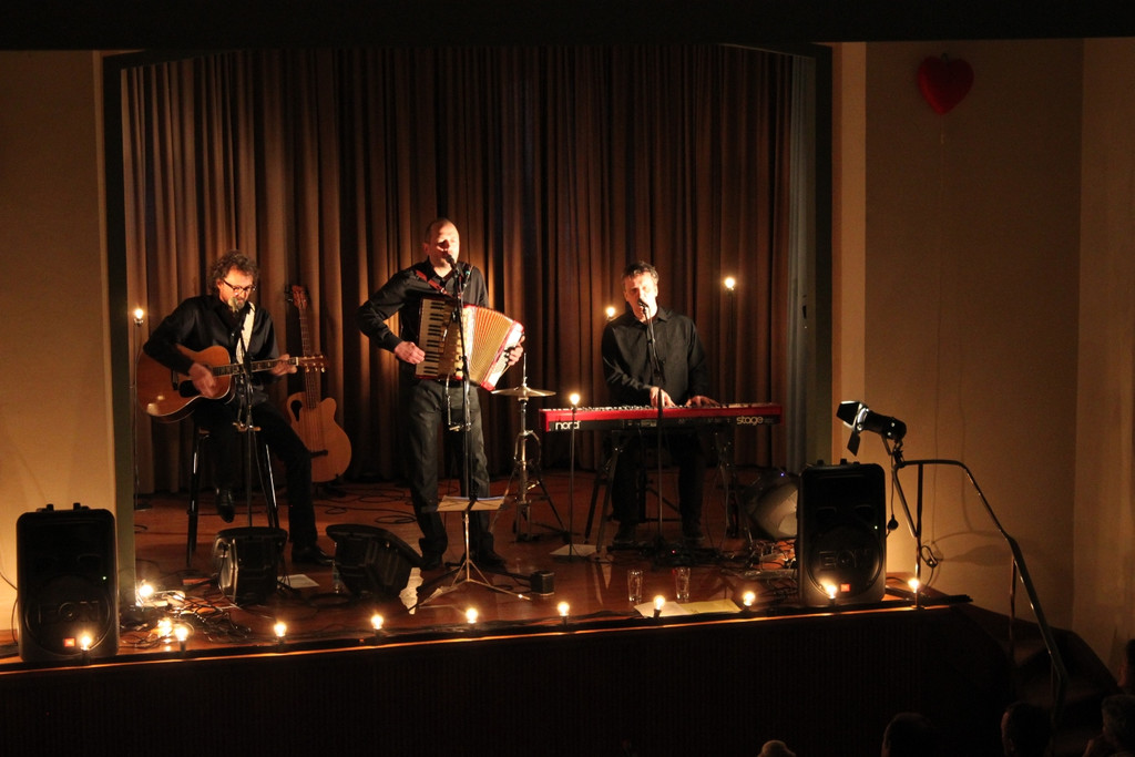 Schellinsk Jesuheim 2011 _23__jpg-1302343652