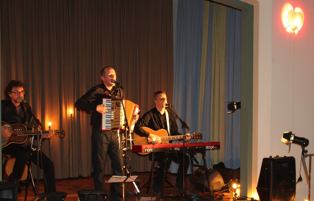 Schellinsk Jesuheim 2011 _29__jpg-1302343736