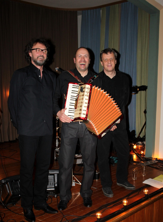 Schellinsk Jesuheim 2011 _2__jpg-1302343363