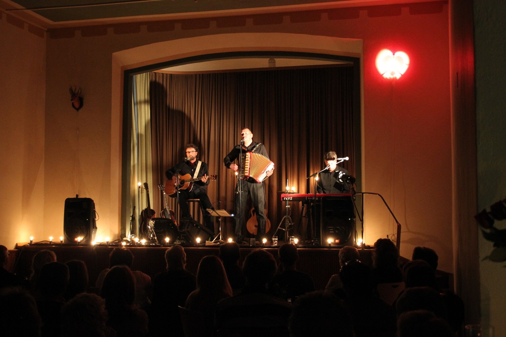 Schellinsk Jesuheim 2011 _27__jpg-1302343704