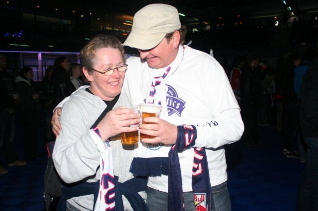 normal_15042011meisterfeierredbullaktivnews_13.jpg