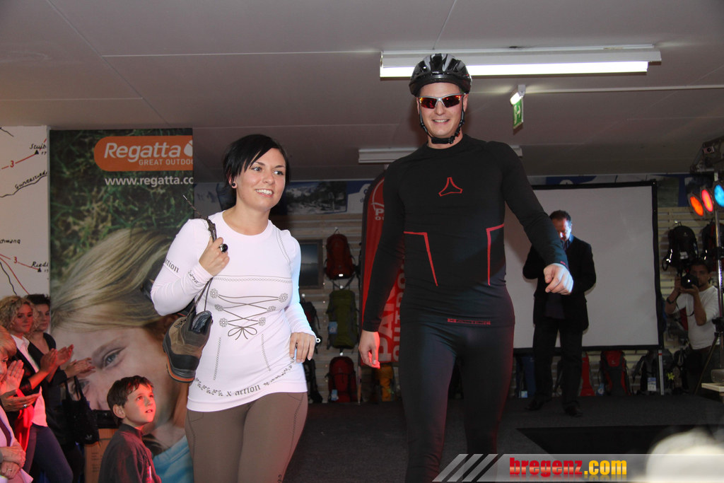 Diese Models pra____sentierten die Funktionsunterwa____sche von PANTO OUTDOOR.jpg