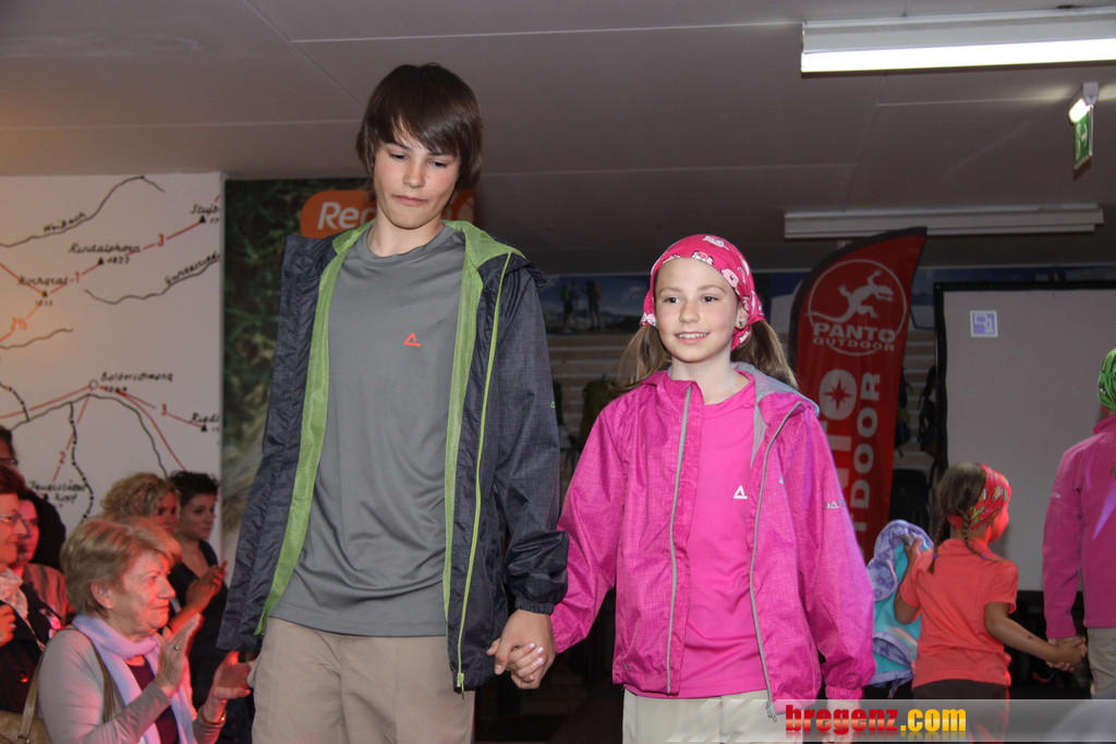 Hauptatraktion bei der Modenschau waren die Jung-Models.jpg