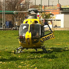 Hubschrauber landet am Gaudenzdorfer Gürtel