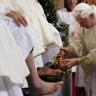 Osterfeiern begonnen: Traditionelle Fußwaschung