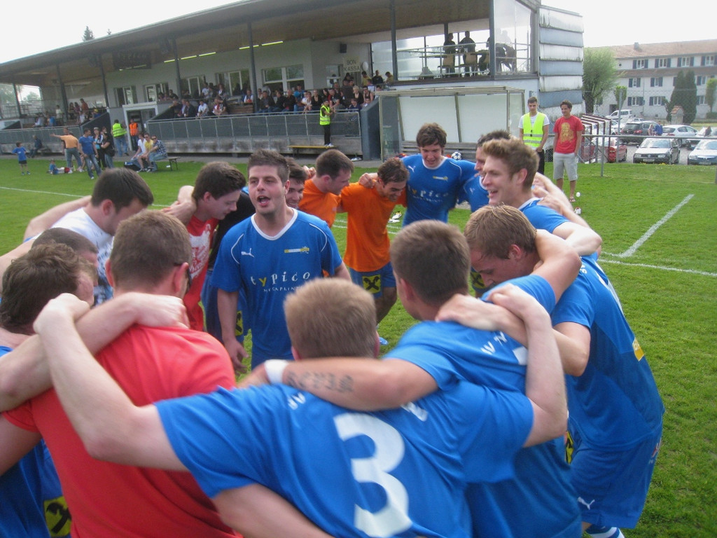 Fussball SVL 1b Team 23-04-2010 _2__jpg-1303632588