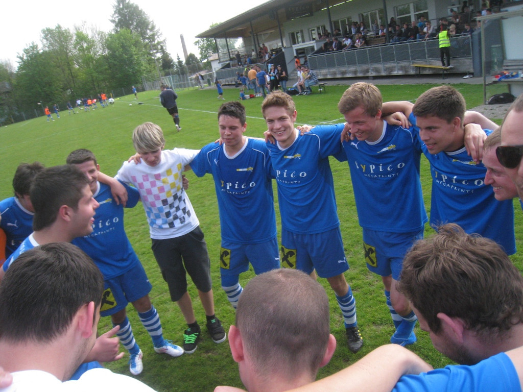 Fussball SVL 1b Team 23-04-2010 _3__jpg-1303632600
