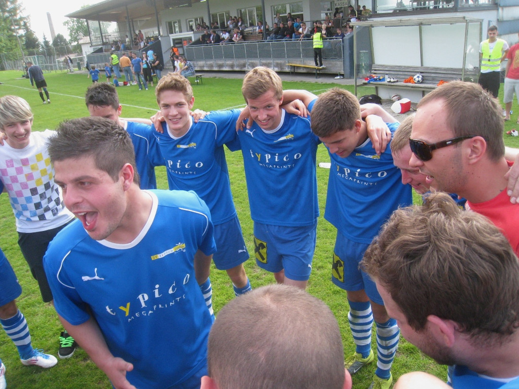 Fussball SVL 1b Team 23-04-2010 _4__jpg-1303632612