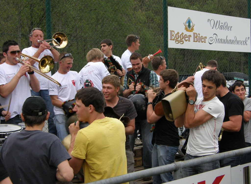 Fans_JPG-1303654503