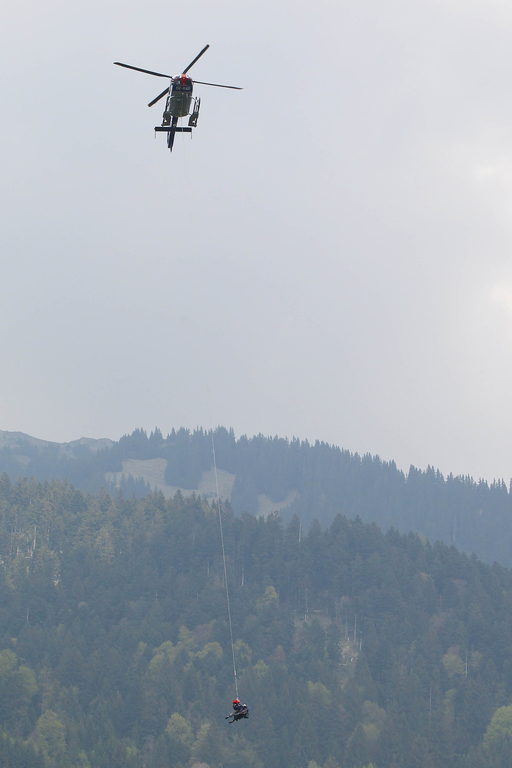 Paragleiterbergung Schnifis27.jpg