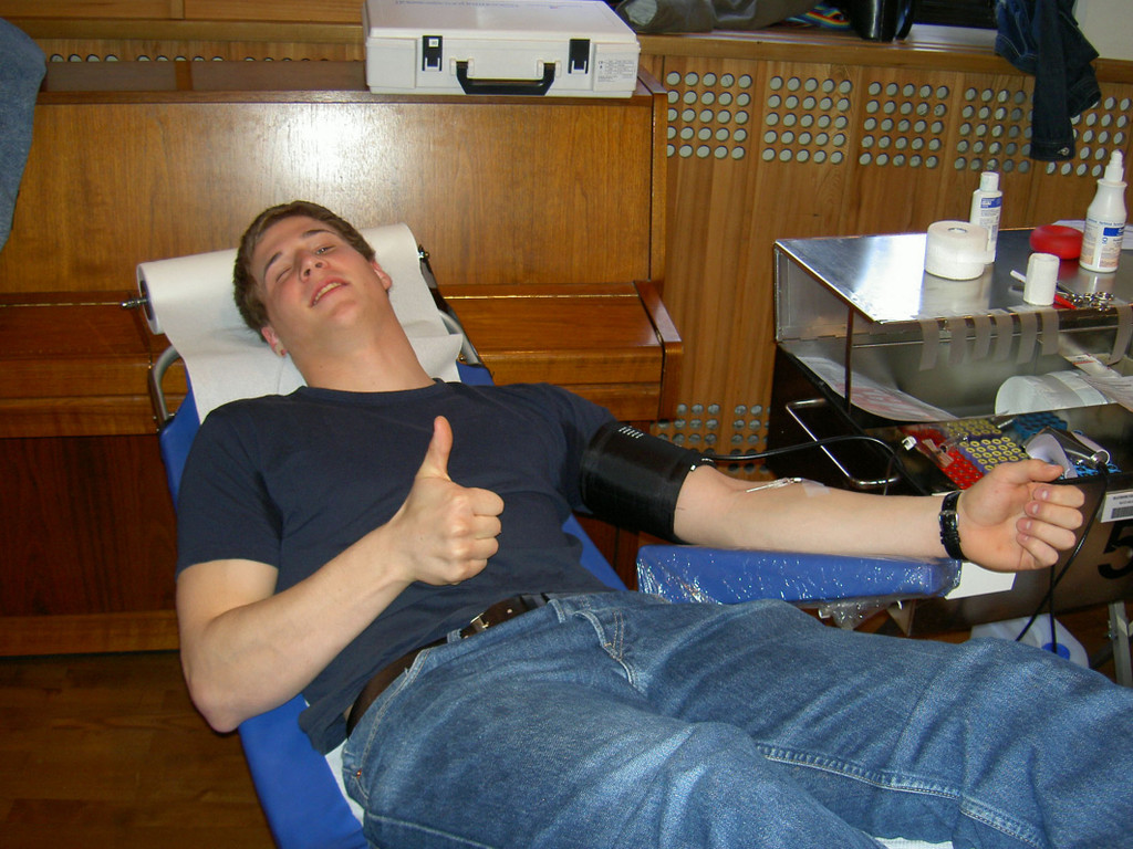 Blutsp04-01_jpg-1304073008