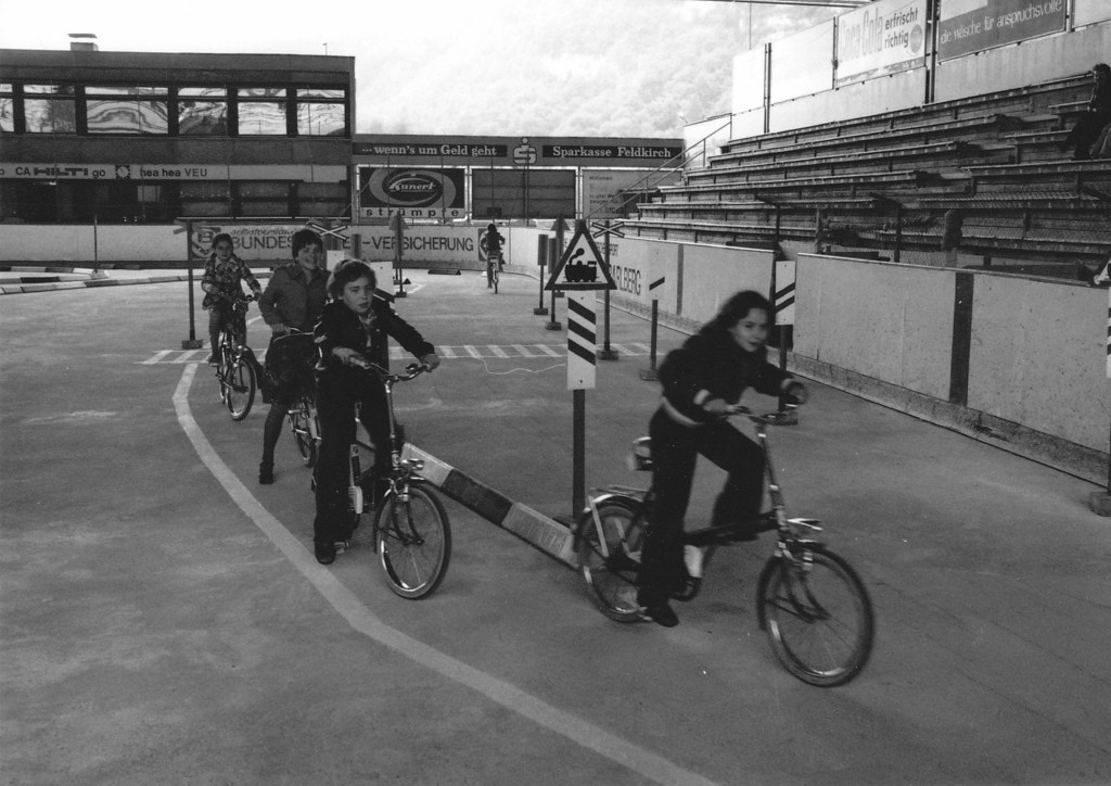 Kinder-Polizei_0003_jpg-1304169501