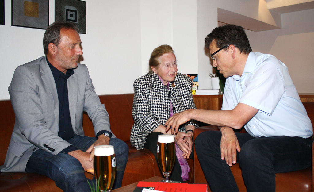 GV 2011 _11__jpg-1304169034