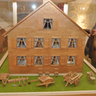 Präsentation des Bauernhausmodells im Gemeinekeller Göfis