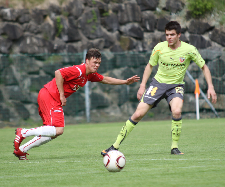 r32 _4__jpg-1304411301