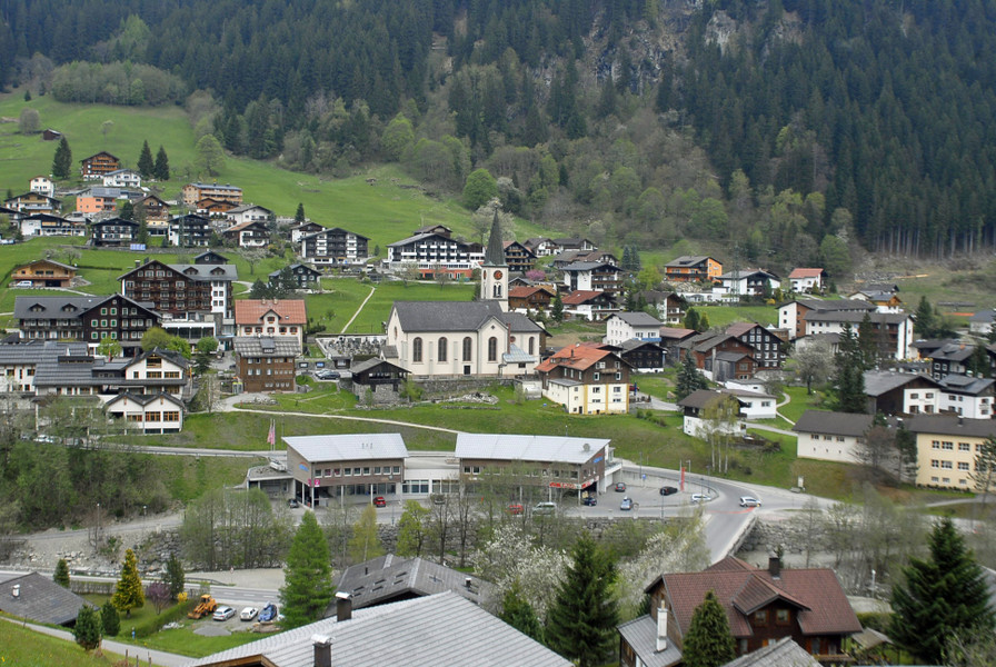 012_JPG-1304548737