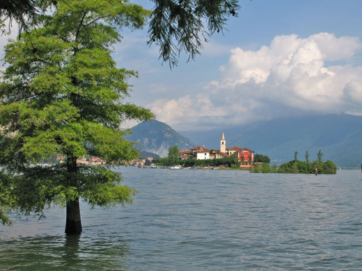 LagoMaggiore_jpg-1304633776