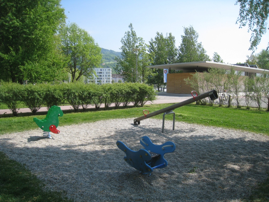 Spielplatz Schiff NEU 02-05-2011 _7__jpg-1304666113
